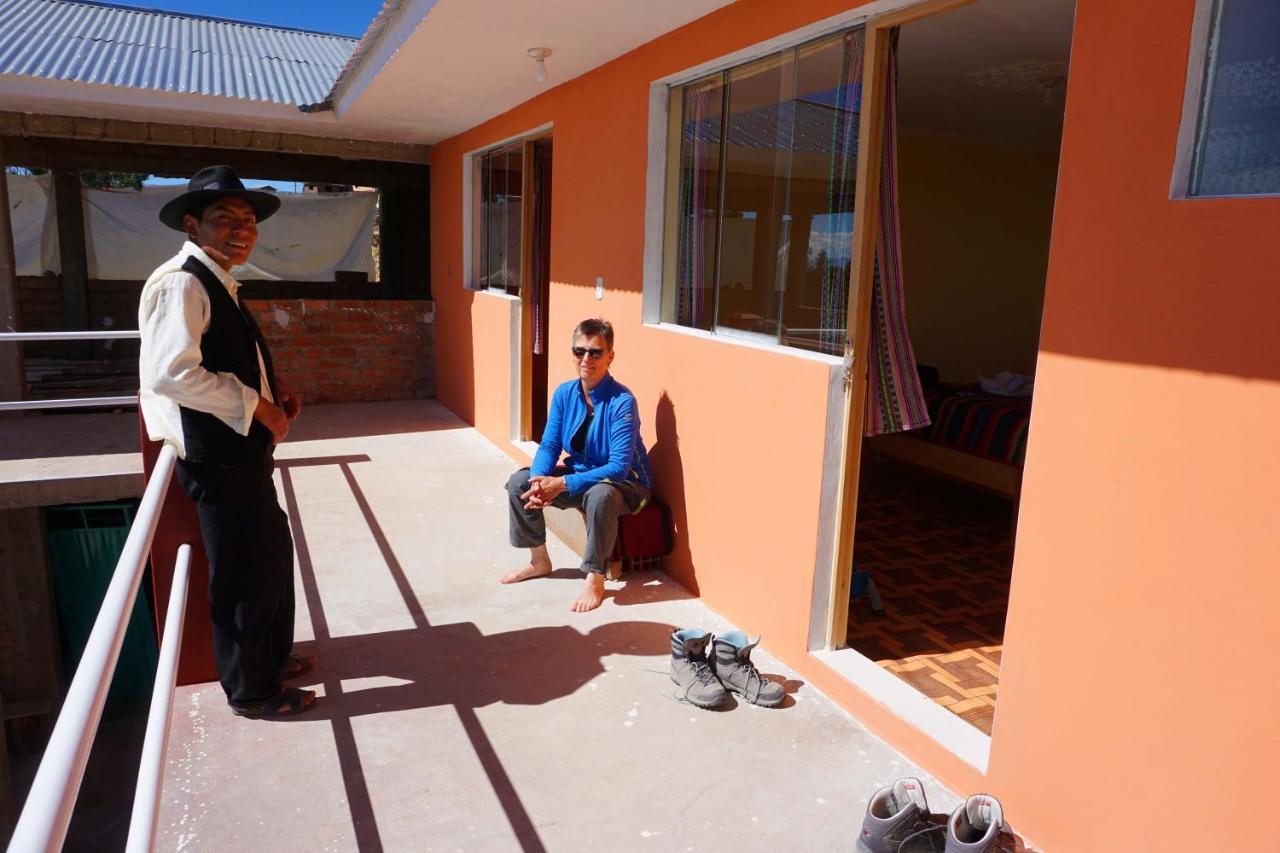 Tikawasi Homestay Comunidad Pueblo Isla Amantani Jose Luis Ocosuyo Exterior foto